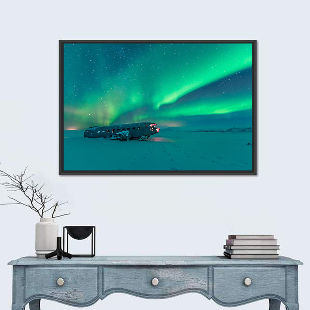Northern Lights Over Sólheimasandur Wreck Wall Art