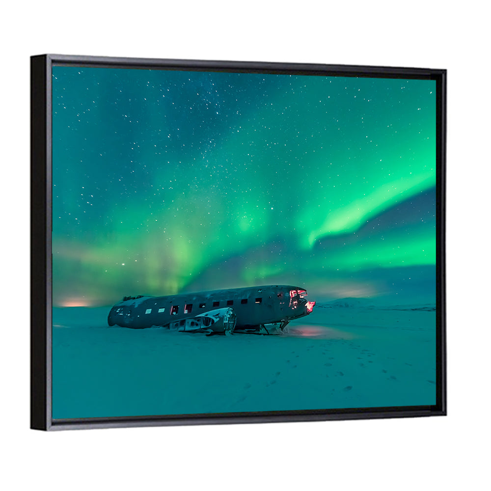 Northern Lights Over Sólheimasandur Wreck Wall Art