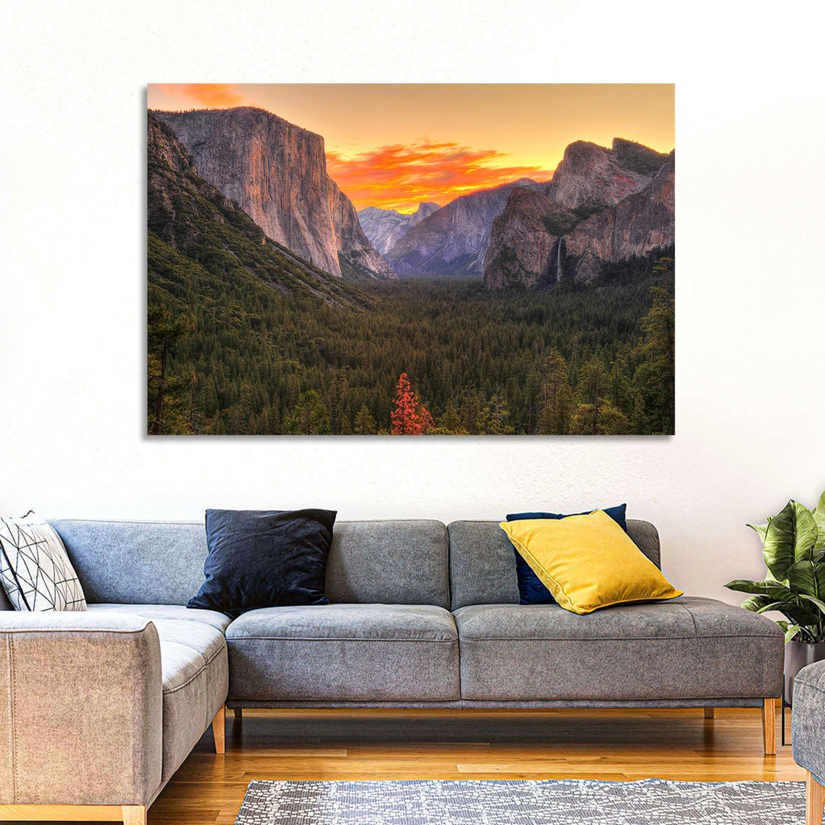 Yosemite Valley Sunset from Tunnel View Wall Art in a room, landscape