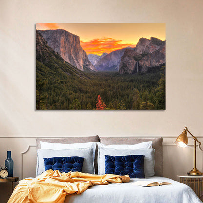Yosemite Valley Sunset from Tunnel View Wall Art