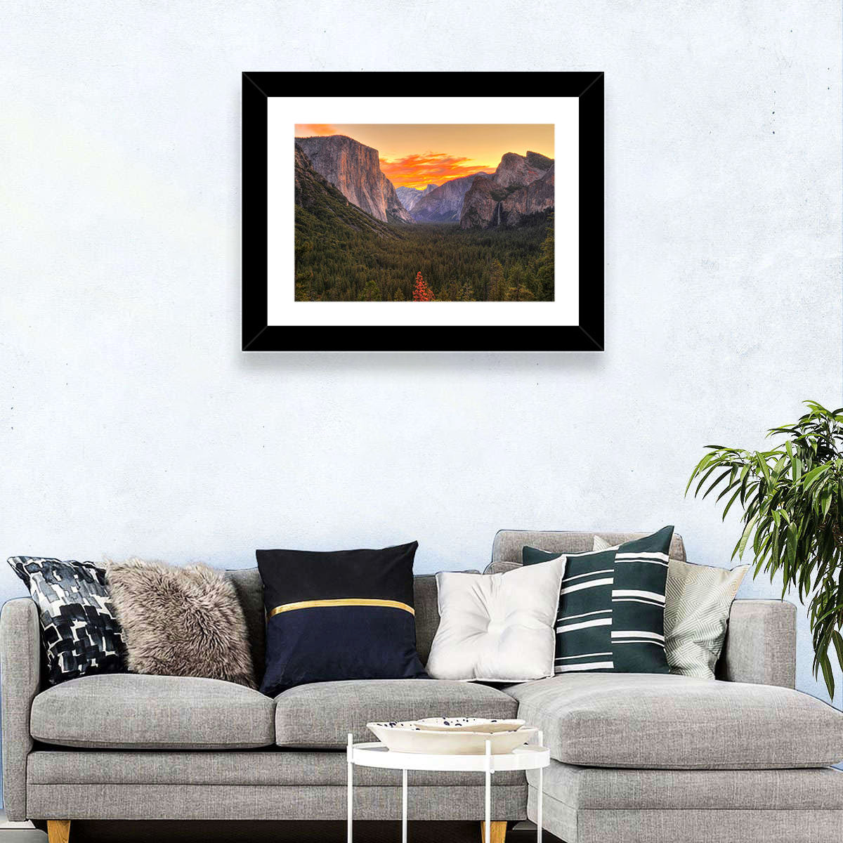 Yosemite Valley Sunset from Tunnel View Wall Art in a room, landscape