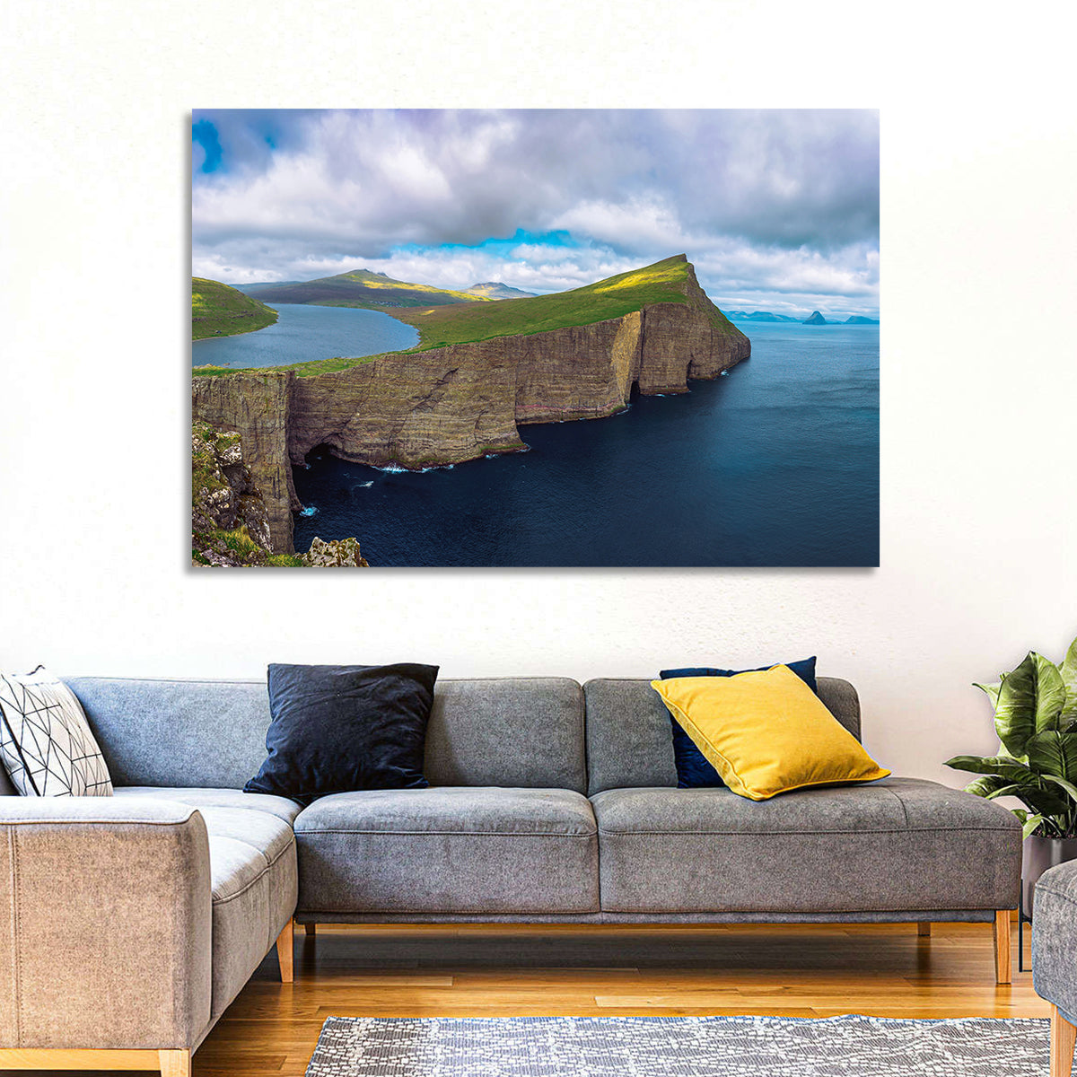 Sørvágsvatn Cliff Overlook Wall Art