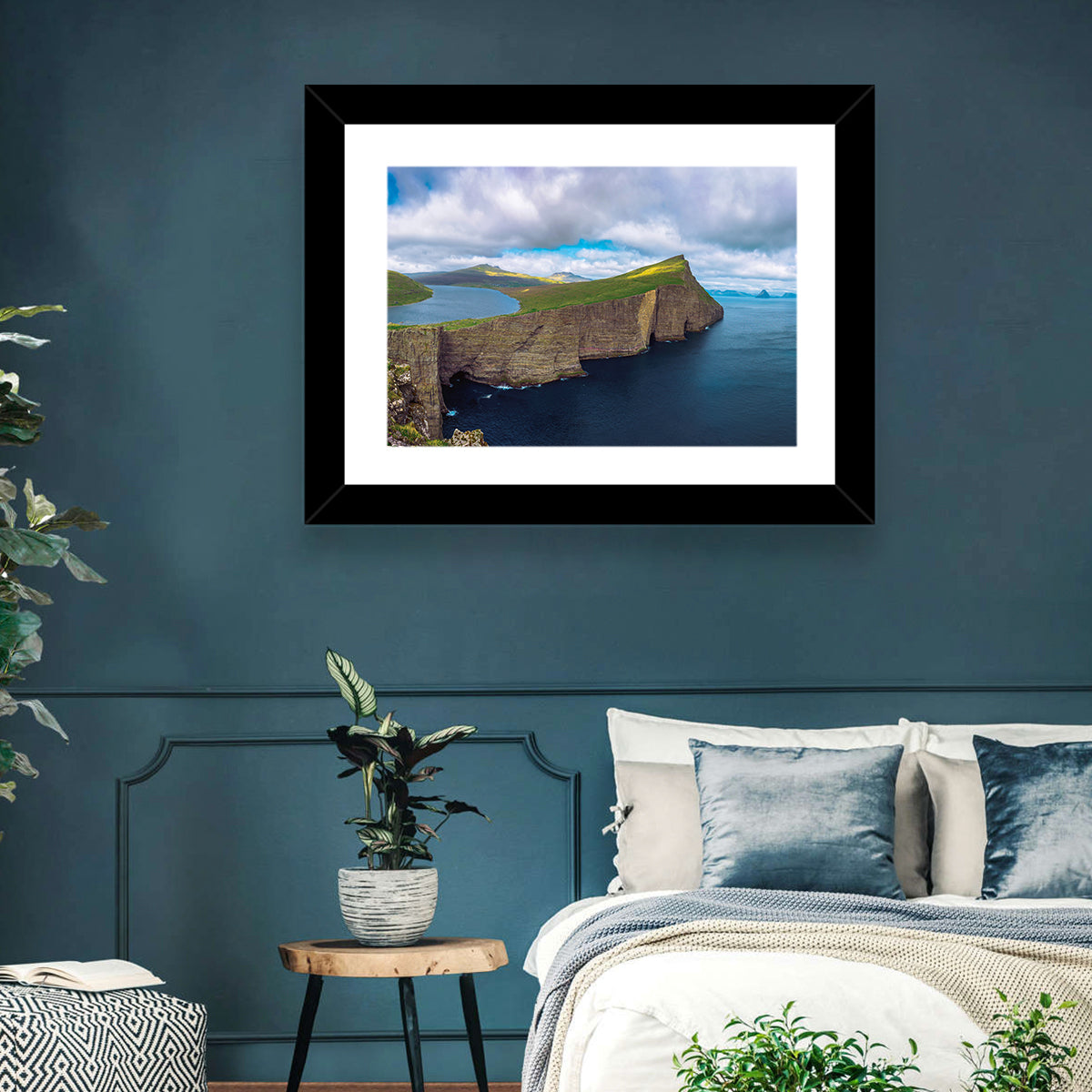 Sørvágsvatn Cliff Overlook Wall Art