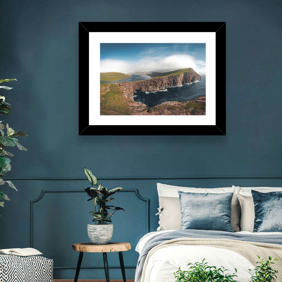 Traelanipa Cliffs, Sørvágsvatn Wall Art