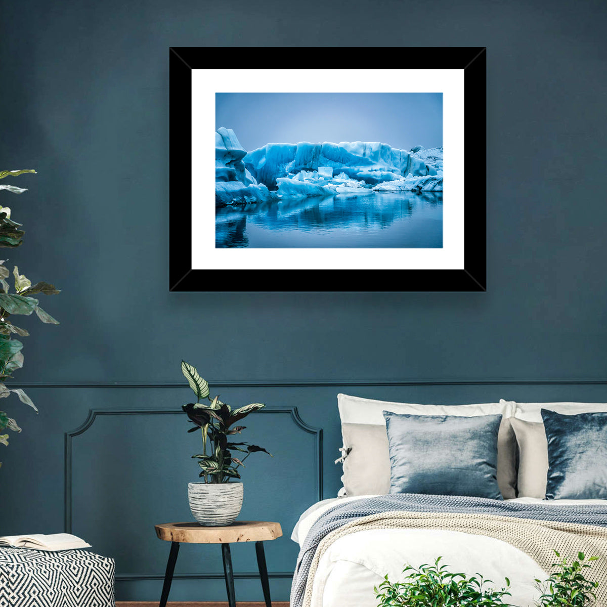 Icebergs in Jokulsarlon Wall Art in a room, landscape