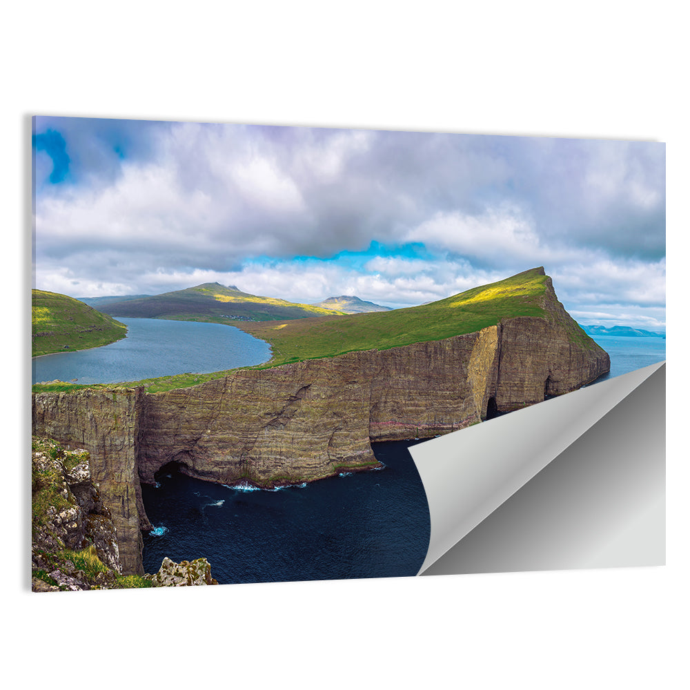 Sørvágsvatn Cliff Overlook Wall Art