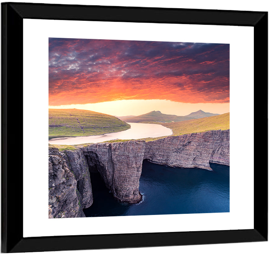 Sørvágsvatn Cliffside Dusk Wall Art