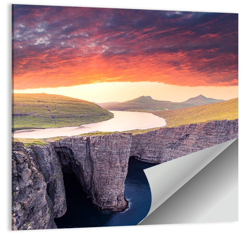 Sørvágsvatn Cliffside Dusk Wall Art