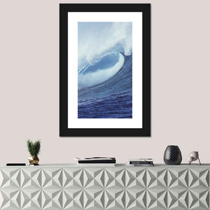 Strong Ocean Wave Wall Art